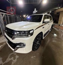 تۆیۆتا لاند کروزەر